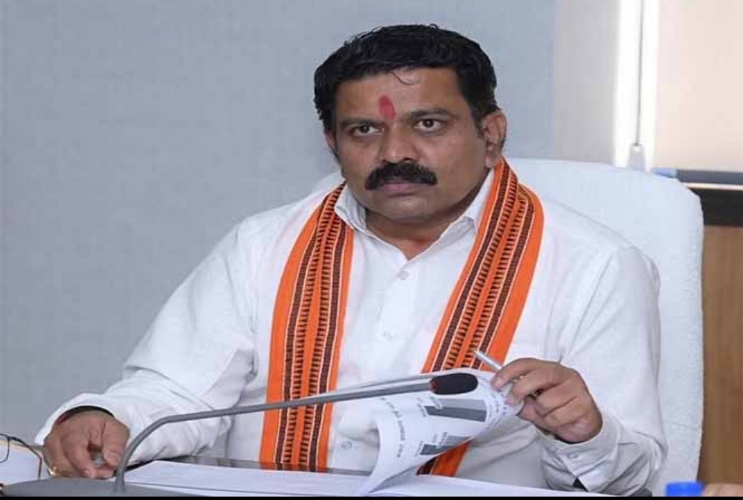 पुलिस कार्यप्रणाली में बदलाव: उर्दू-फारसी शब्दों की जगह अब सरल हिंदी का उपयोग:_ गृह मंत्री विजय शर्मा